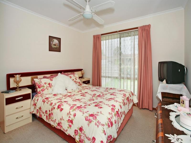 1/8 Corang Avenue, Grovedale VIC 3216