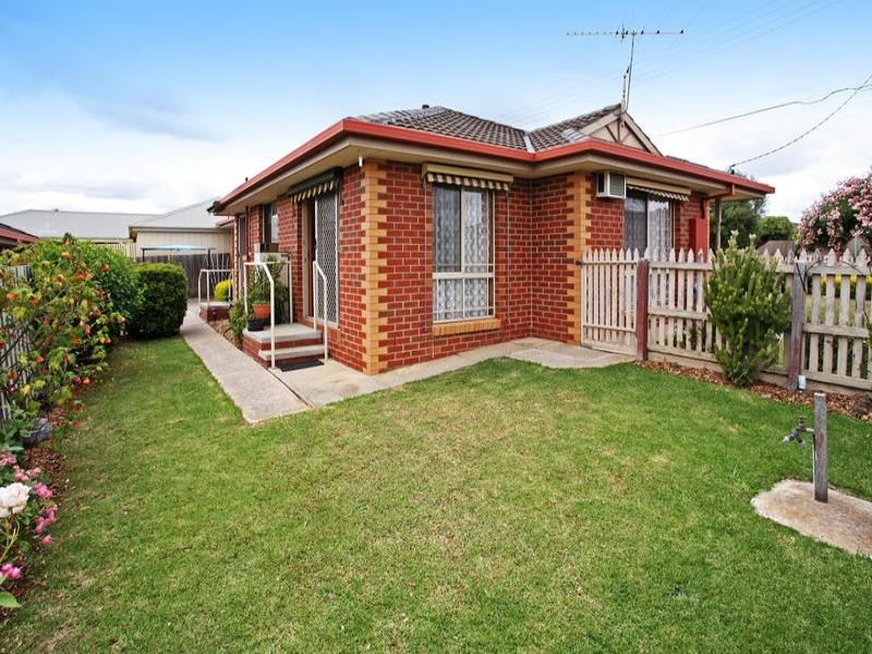 1/8 Corang Avenue, Grovedale VIC 3216