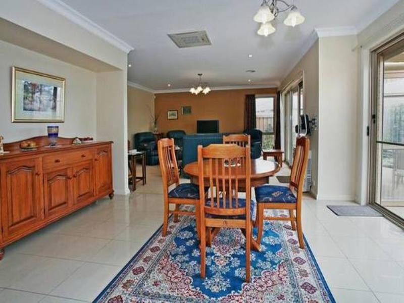 1 Cedarville Close, Highton VIC 3216