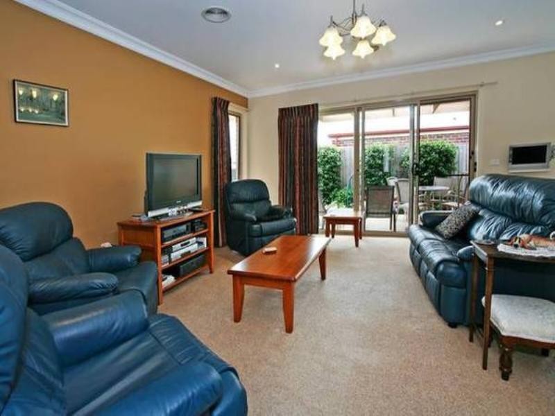 1 Cedarville Close, Highton VIC 3216