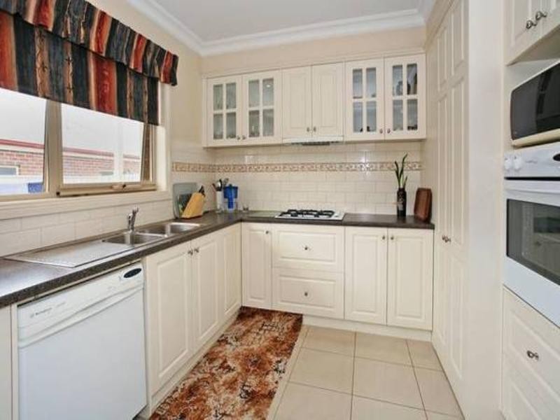 1 Cedarville Close, Highton VIC 3216