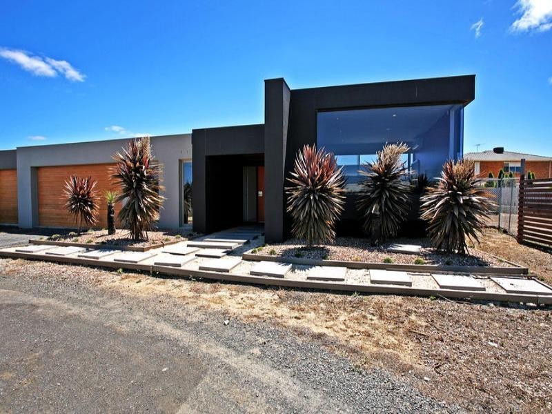 22-23 Chandon Court, Waurn Ponds VIC 3216