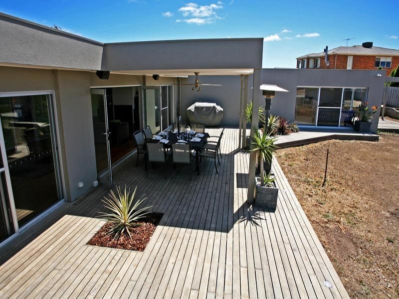 22-23 Chandon Court, Waurn Ponds VIC 3216