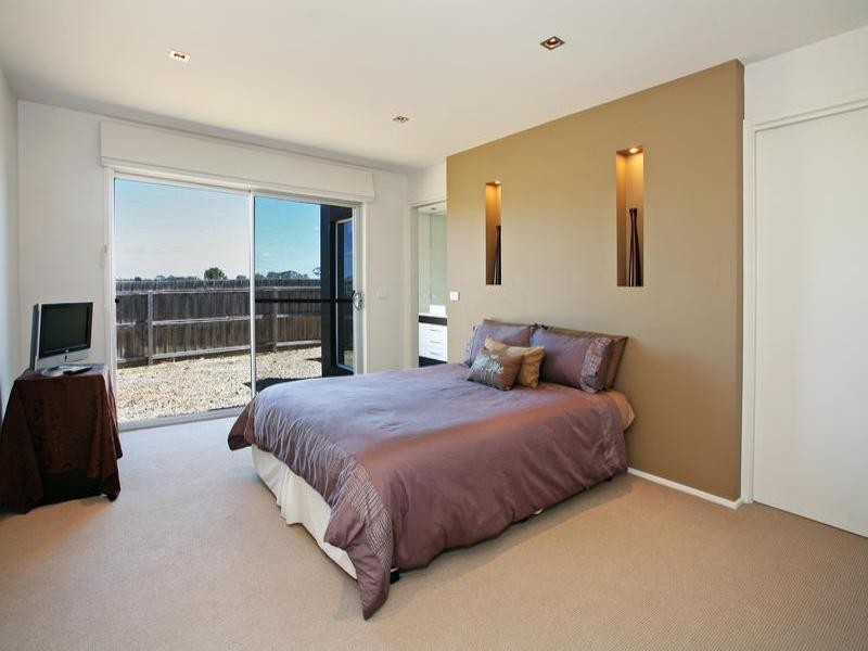 22-23 Chandon Court, Waurn Ponds VIC 3216