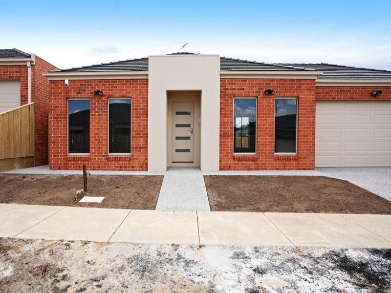 2 Senior Court, Highton VIC 3216
