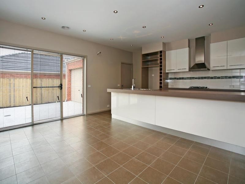 2 Senior Court, Highton VIC 3216