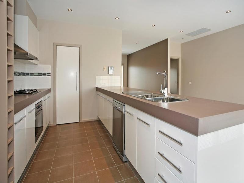 2 Senior Court, Highton VIC 3216