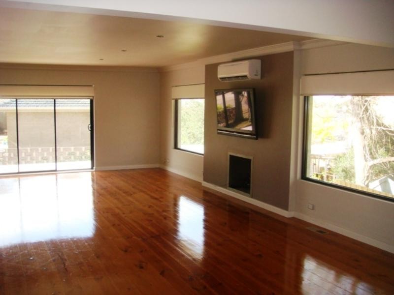 16 Amberley Court, Highton VIC 3216