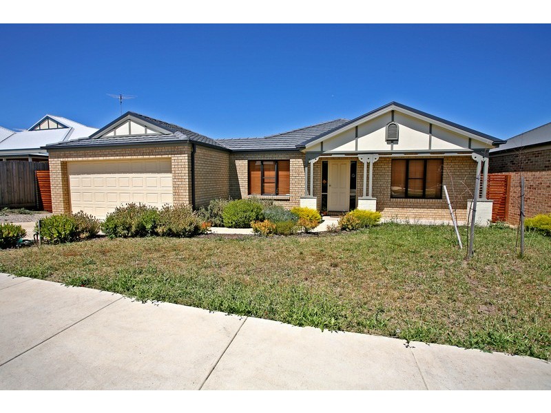 17 Hewat Drive, Highton VIC 3216