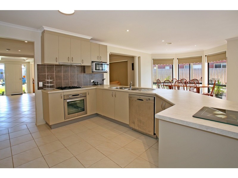 17 Hewat Drive, Highton VIC 3216