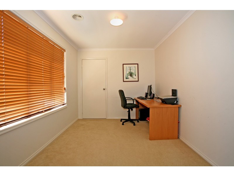 17 Hewat Drive, Highton VIC 3216