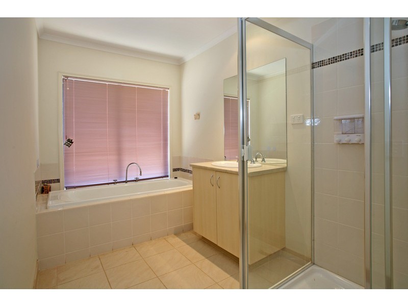 17 Hewat Drive, Highton VIC 3216