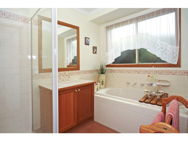 4 Cabernet Court, Waurn Ponds VIC 3216