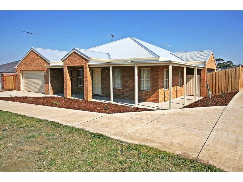 16 Thwaites Close, Highton VIC 3216