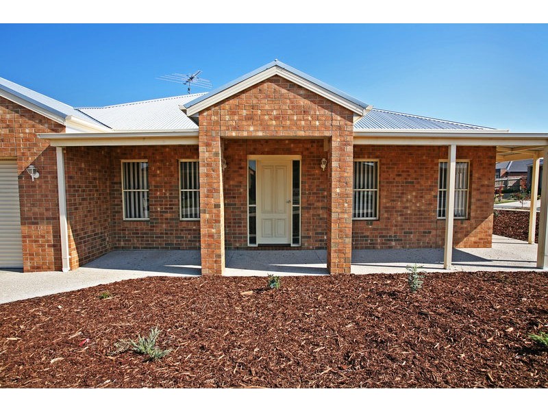 16 Thwaites Close, Highton VIC 3216