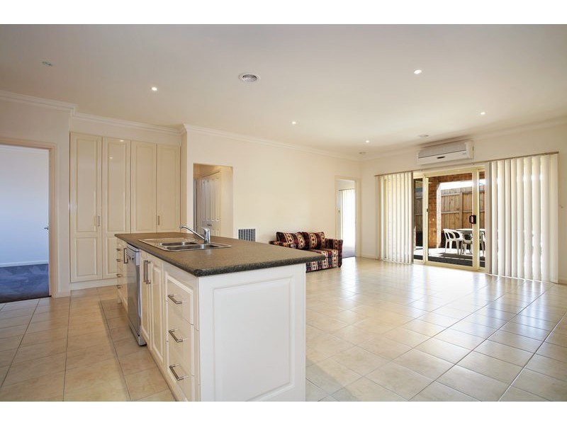 16 Thwaites Close, Highton VIC 3216