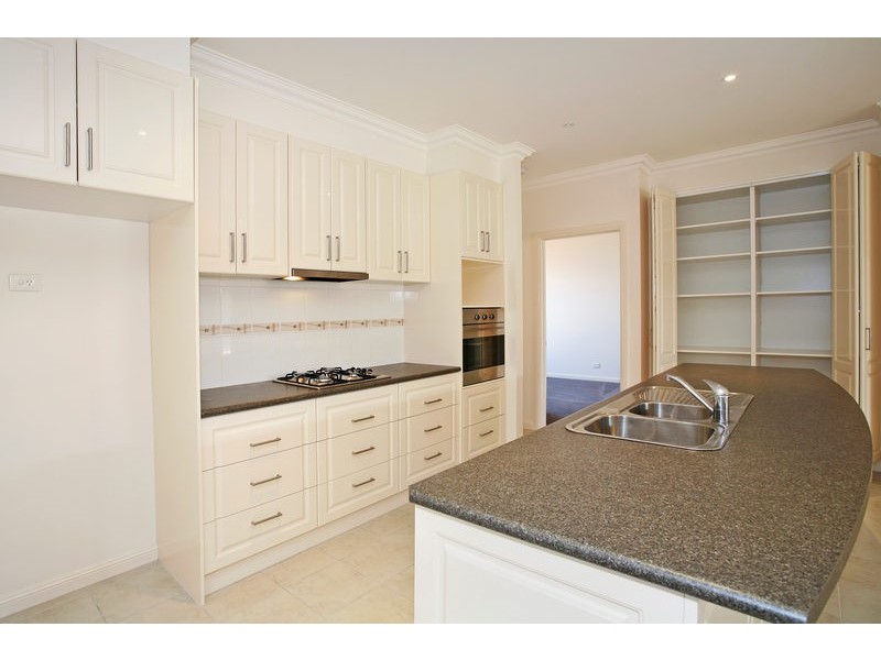 16 Thwaites Close, Highton VIC 3216