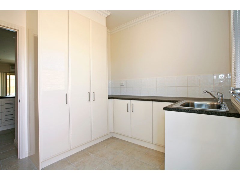 16 Thwaites Close, Highton VIC 3216