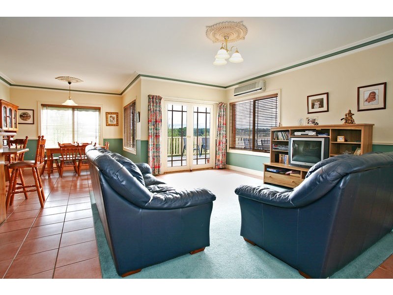 12 Monterey Drive, Waurn Ponds VIC 3216