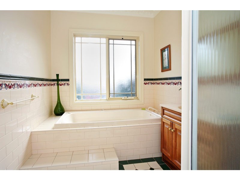 12 Monterey Drive, Waurn Ponds VIC 3216