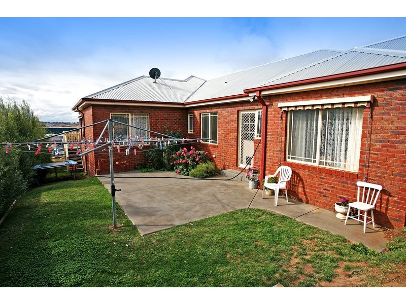 12 Monterey Drive, Waurn Ponds VIC 3216