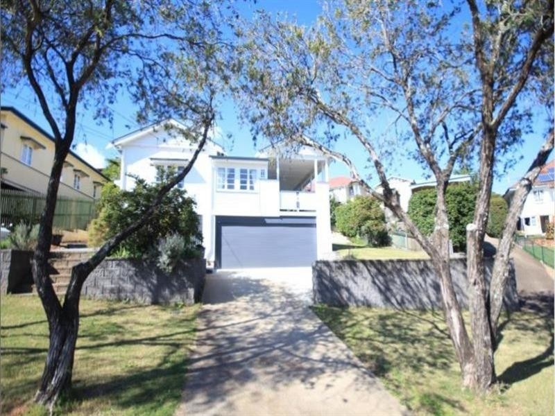 17 Love Street, Holland Park QLD 4121