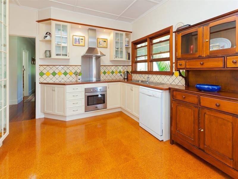 31 Navy Street, Holland Park West QLD 4121