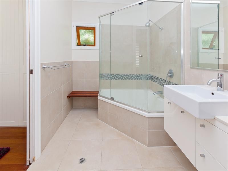 31 Navy Street, Holland Park West QLD 4121