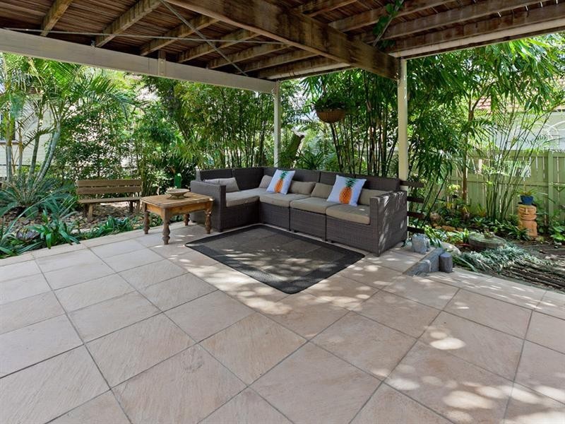 31 Navy Street, Holland Park West QLD 4121