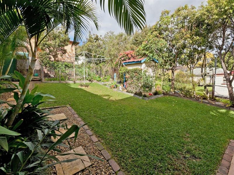 31 Navy Street, Holland Park West QLD 4121