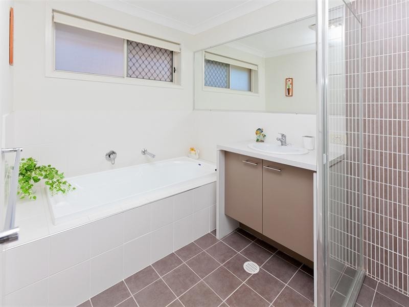 134 Tristania Way, Mount Gravatt East QLD 4122