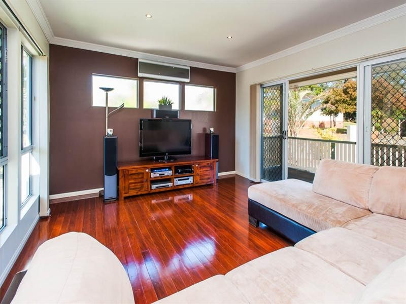 1 Driver Street, Holland Park West QLD 4121