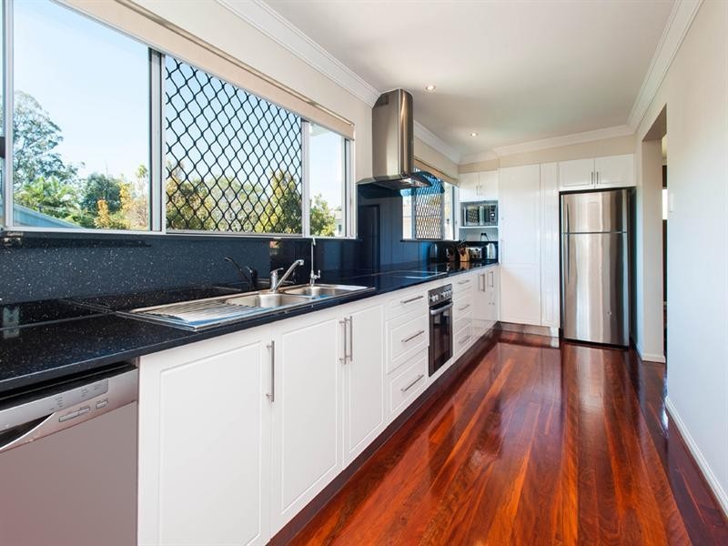 1 Driver Street, Holland Park West QLD 4121