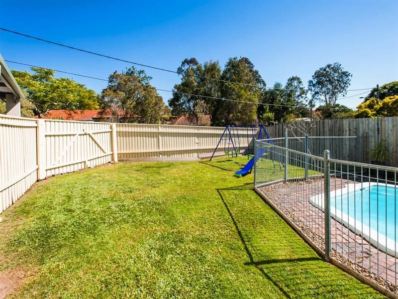 1 Driver Street, Holland Park West QLD 4121