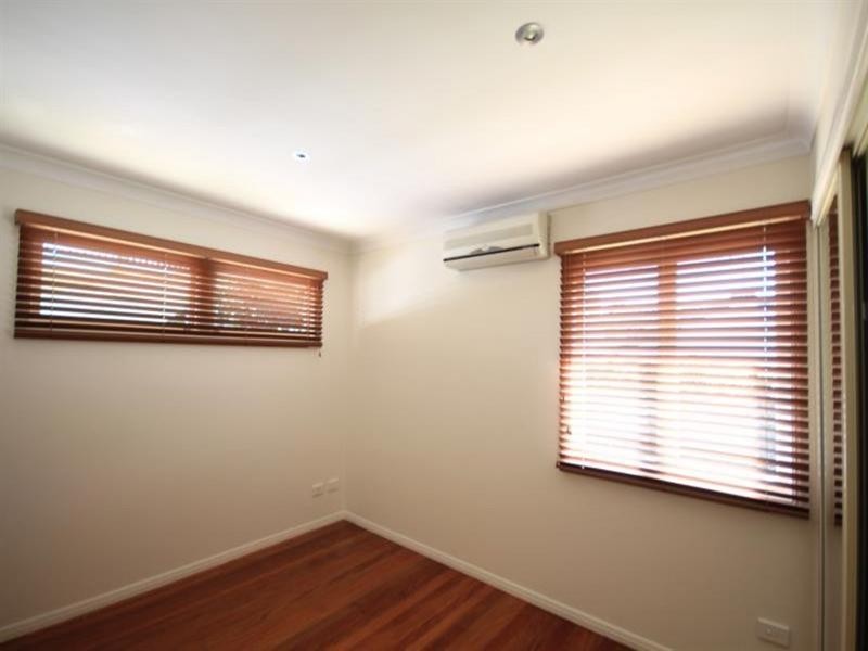 8 Casmaria Street, Mansfield QLD 4122