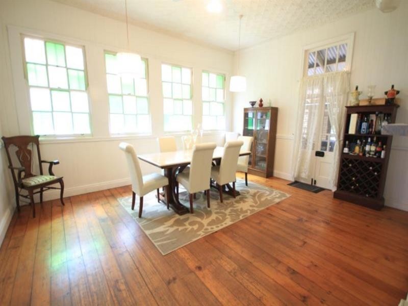 16 Victoria Terrace, Annerley QLD 4103