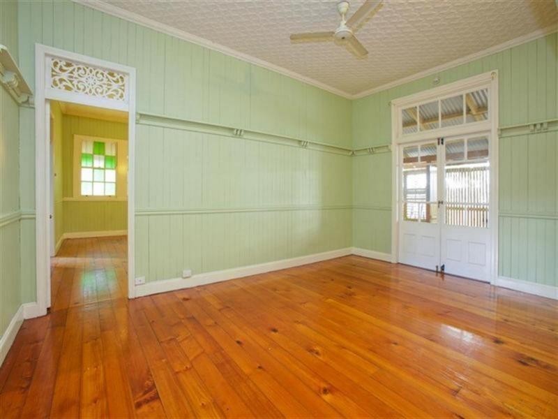 16 Victoria Terrace, Annerley QLD 4103