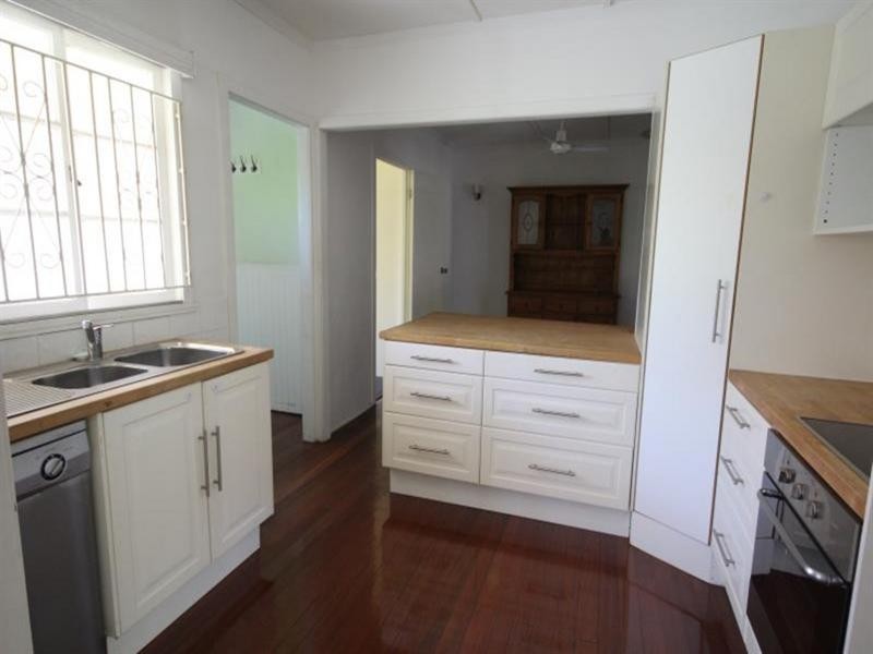 350 Nursery Road, Holland Park QLD 4121