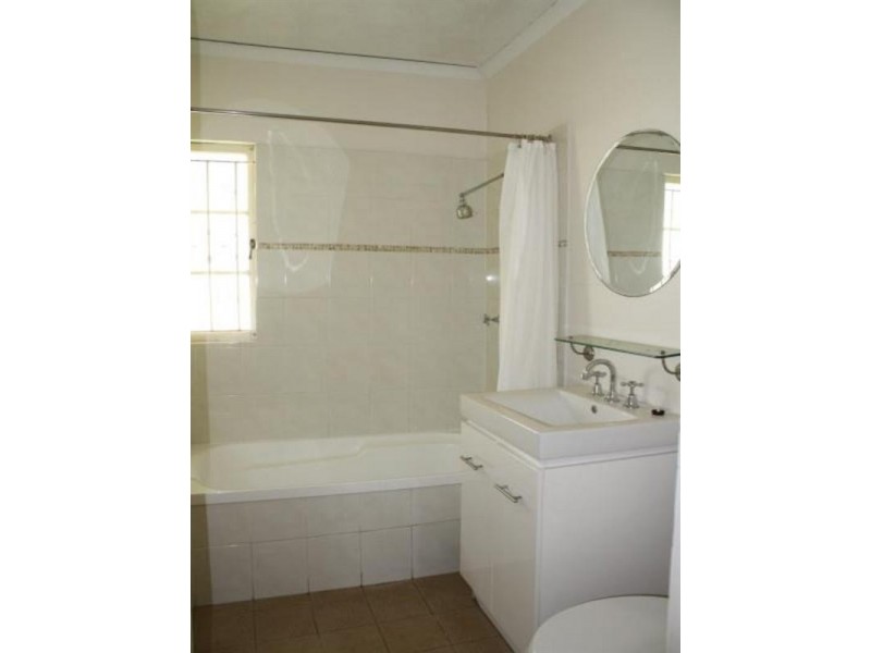 350 Nursery Road, Holland Park QLD 4121