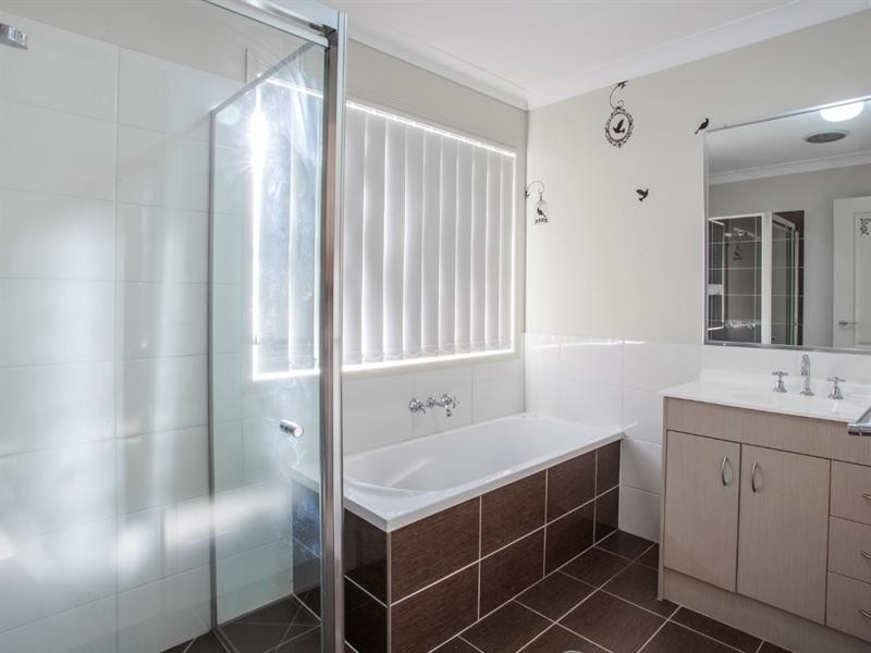 89 Cardena Drive, Augustine Heights QLD 4300