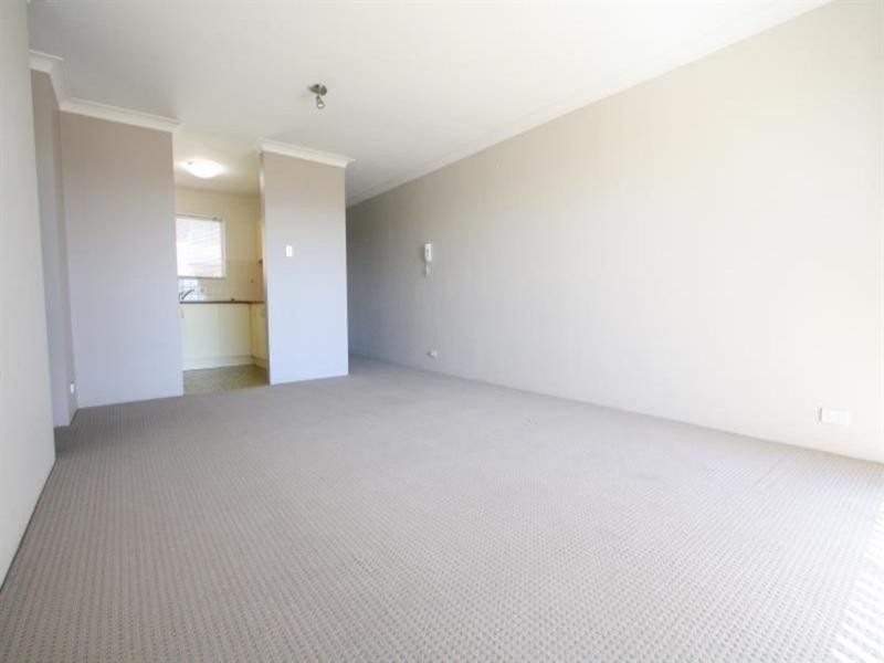 2/33 Curd Street, Greenslopes QLD 4120