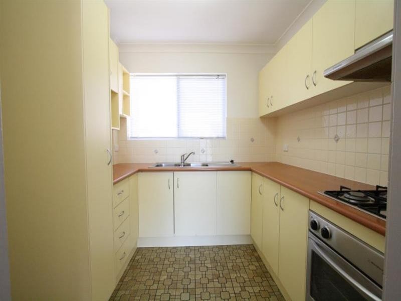 2/33 Curd Street, Greenslopes QLD 4120