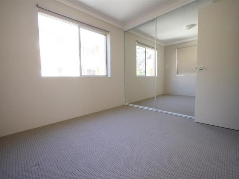 2/33 Curd Street, Greenslopes QLD 4120