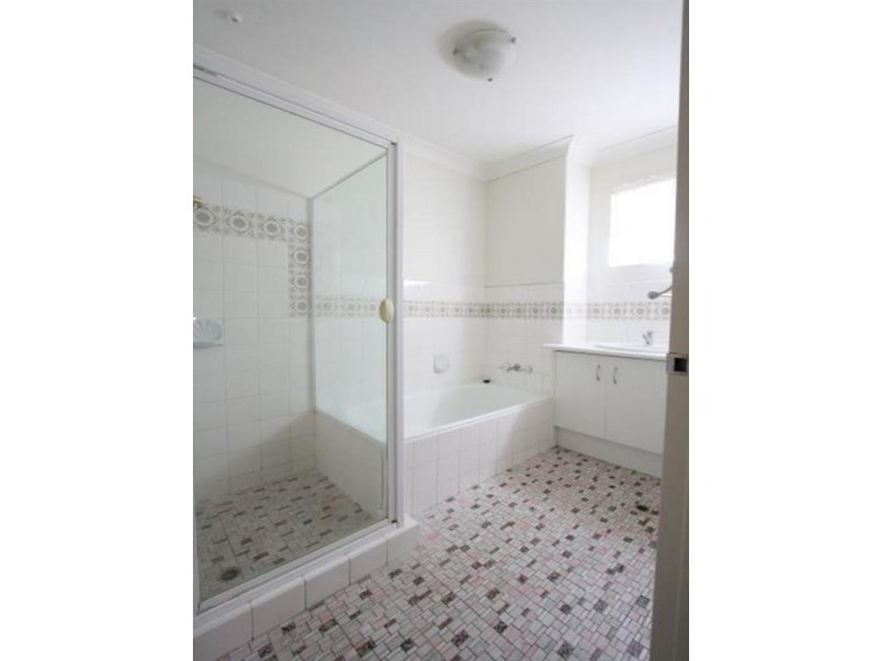 2/33 Curd Street, Greenslopes QLD 4120