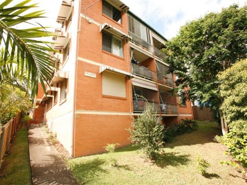 772 Logan Road, Holland Park West QLD 4121