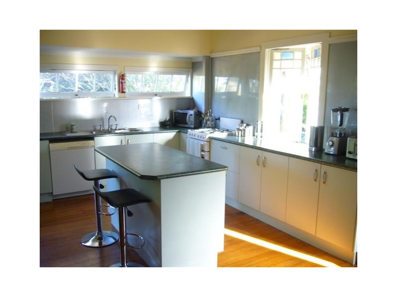 13 Holland Road, Holland Park QLD 4121