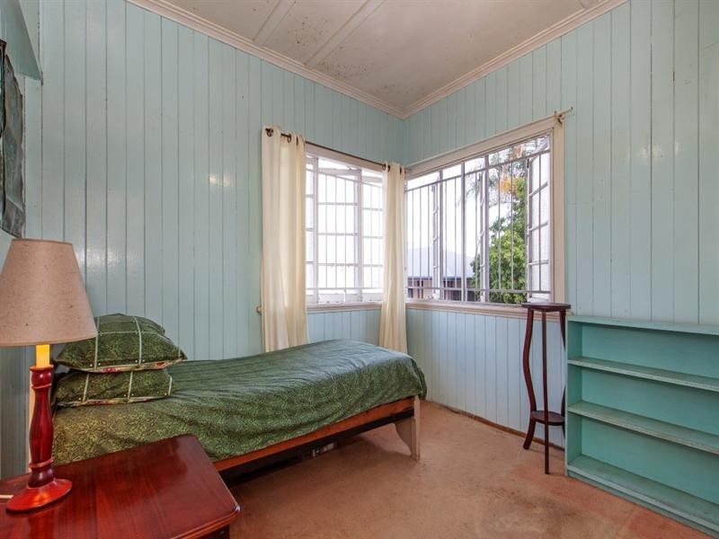 50 Wilkins Street, Fairfield QLD 4103