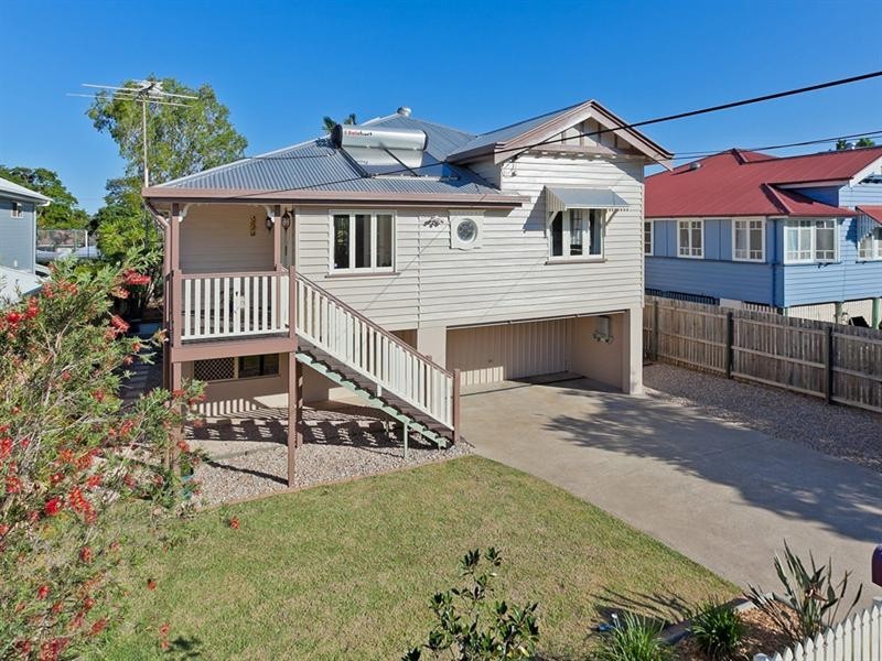 19 Framont Avenue, Holland Park QLD 4121