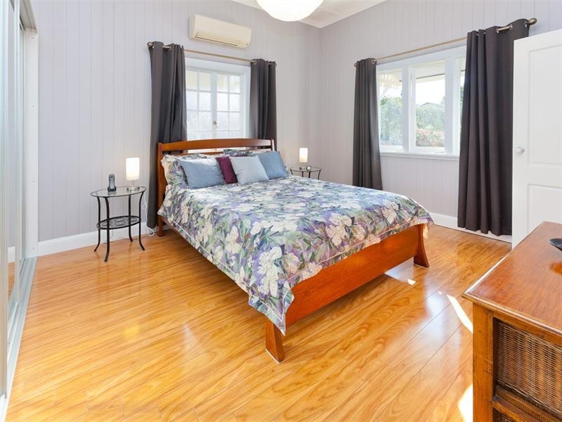 19 Framont Avenue, Holland Park QLD 4121