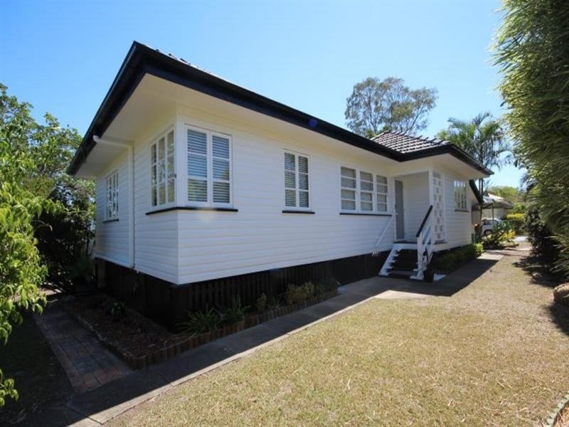 32 Steele Street, Holland Park QLD 4121